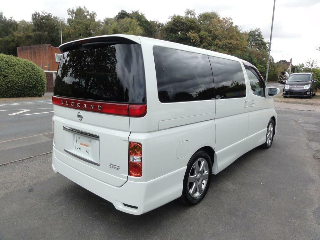 Nissan Elgrand Highway Star 2.5 Fresh Import White #6
