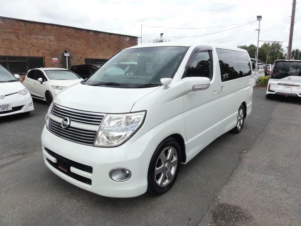 Nissan Elgrand Highway Star 2.5 Fresh Import White