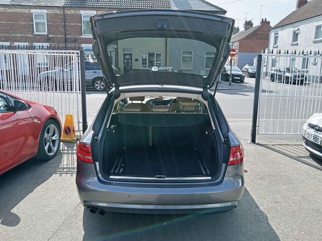 Audi A4 Avant Se Technik Black #18