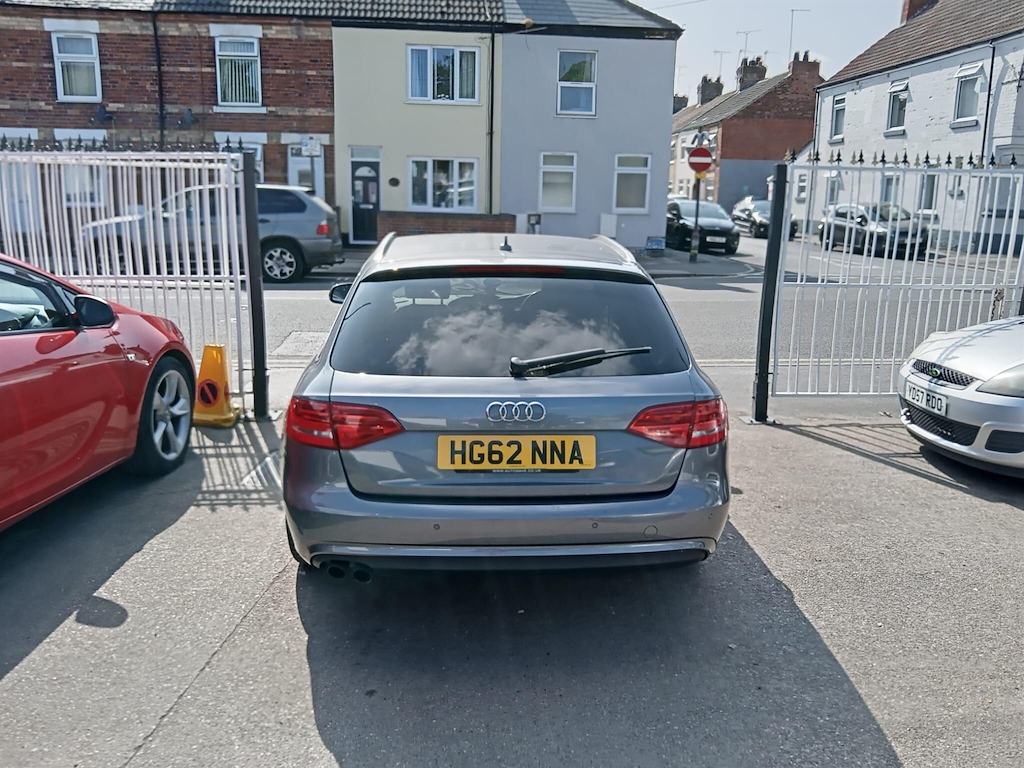 Audi A4 Avant Se Technik Black #5