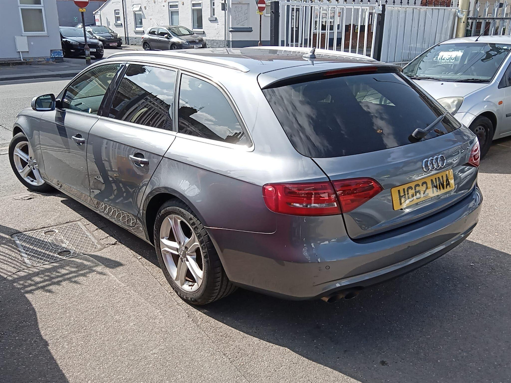 Audi A4 Avant Se Technik Black #4