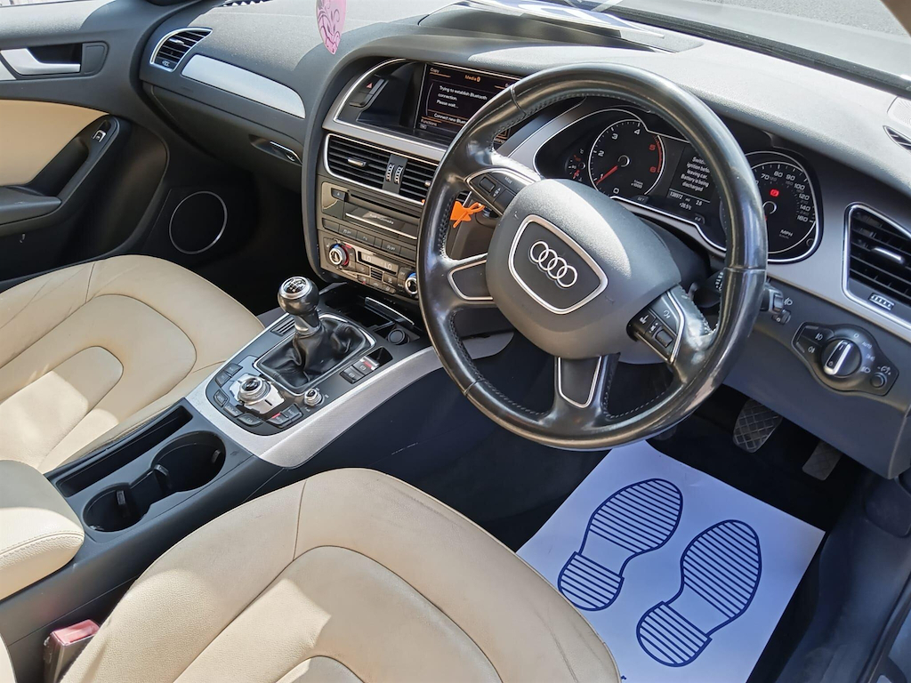Audi A4 Avant Se Technik Black #10