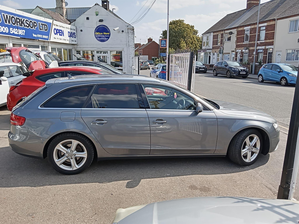 Audi A4 Avant Se Technik Black #9