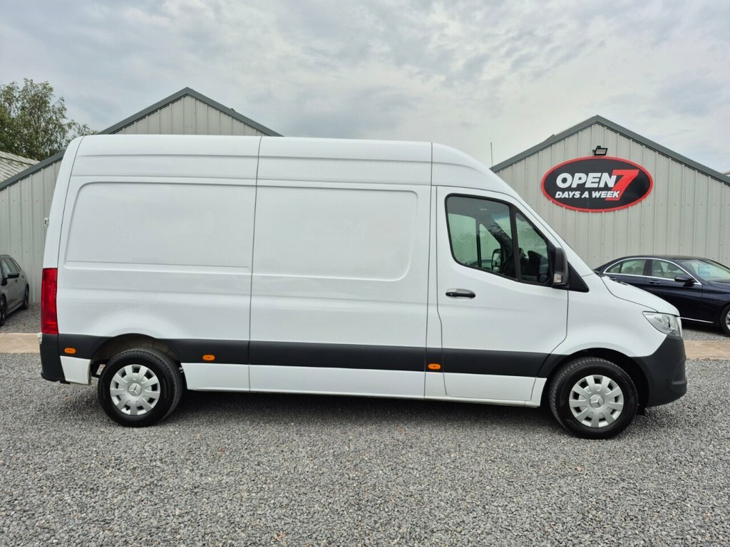 Mercedes-Benz Sprinter 2.1L Premium KT21AHU White #3