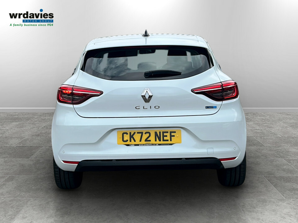 Renault Clio 1.6 E-tech Hybrid 140 Iconic Edition CK72NEF White #6