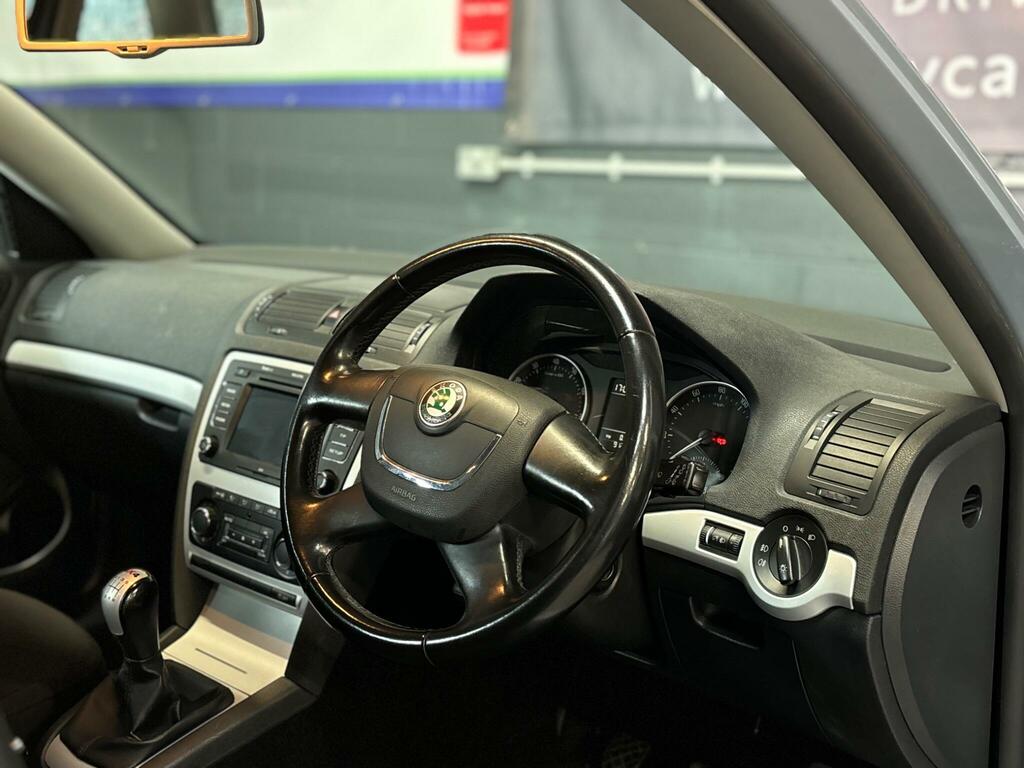 Skoda Octavia Hatchback Grey #11