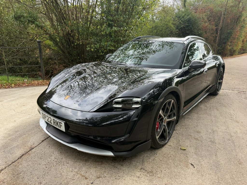Porsche Taycan Estate Black #6