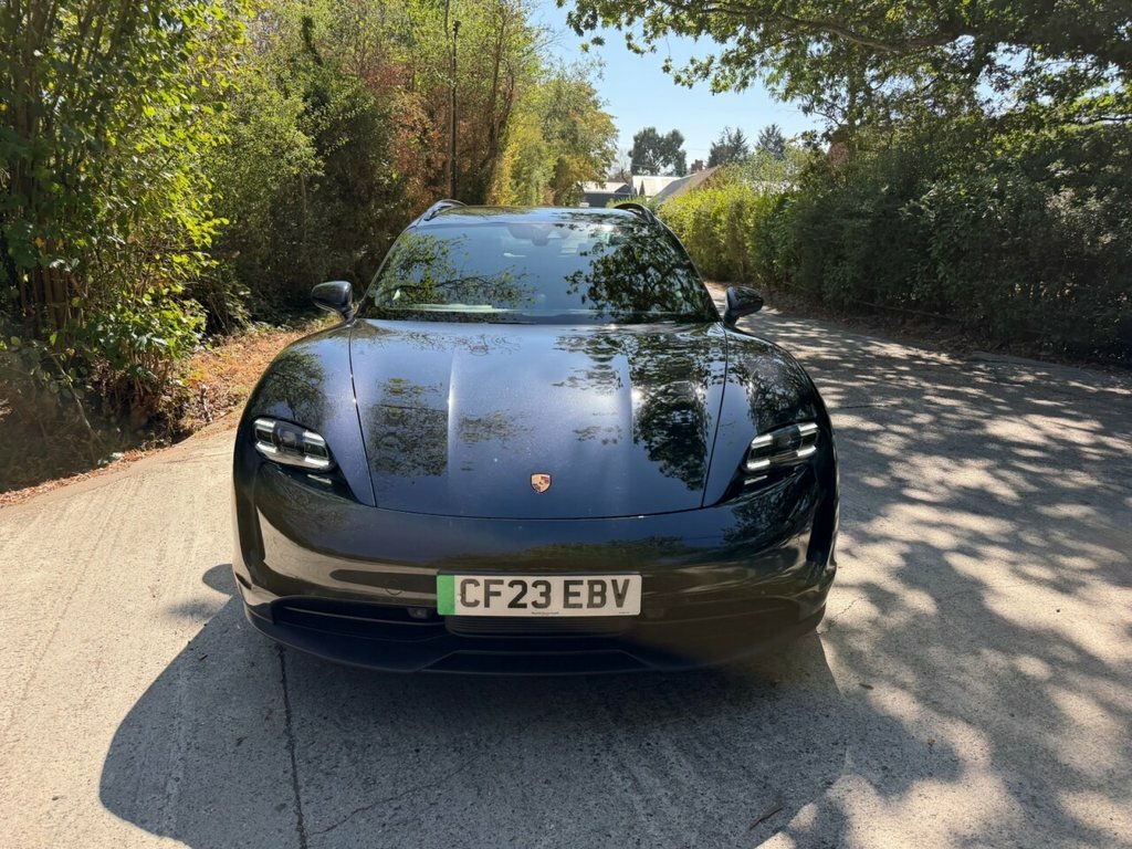 Porsche Taycan Estate Black #4