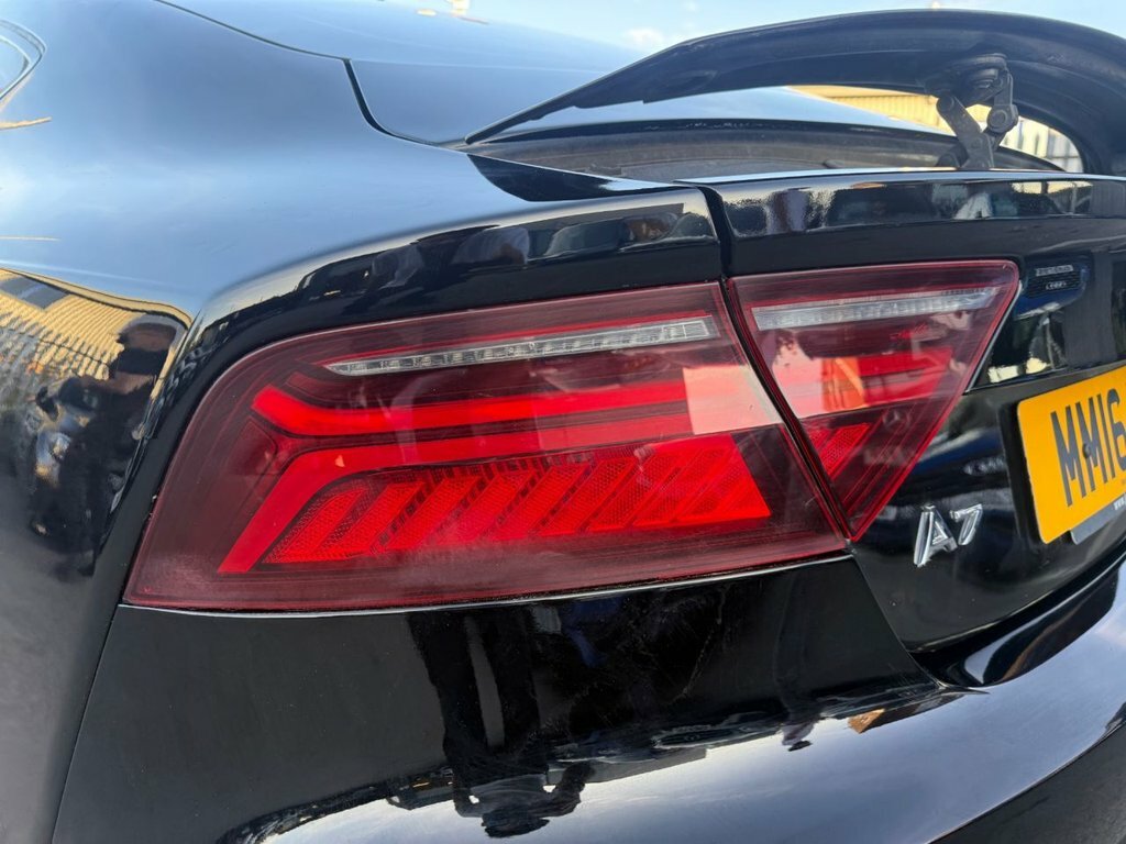Audi A7 Hatchback White #29