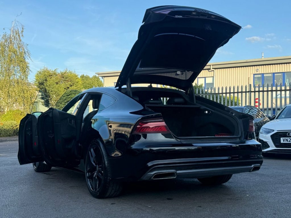Audi A7 Hatchback White #21