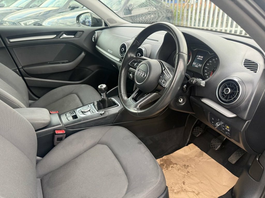 Audi A3 2L Se Technik Black #4