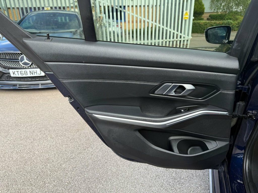 BMW 3 Series 320D Efficientdynamics Plus White #70