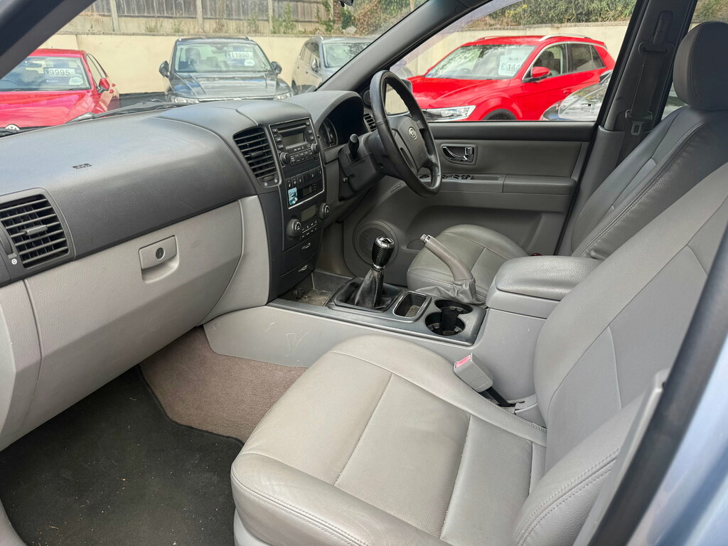 Kia Sorento Black #10
