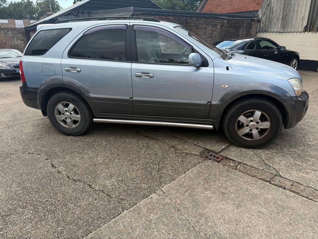 Kia Sorento Black #4