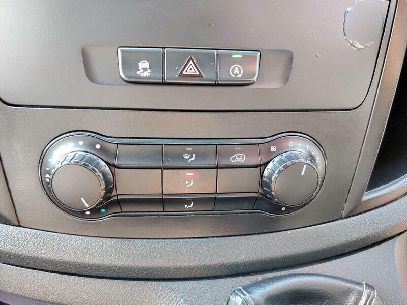 Mercedes-Benz Vito Panel Van White #15
