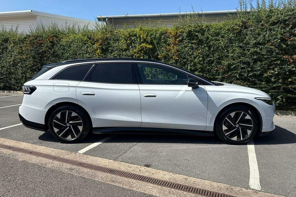 Volkswagen ID.7 Pro 77Kwh Match Plus Tourer White #2