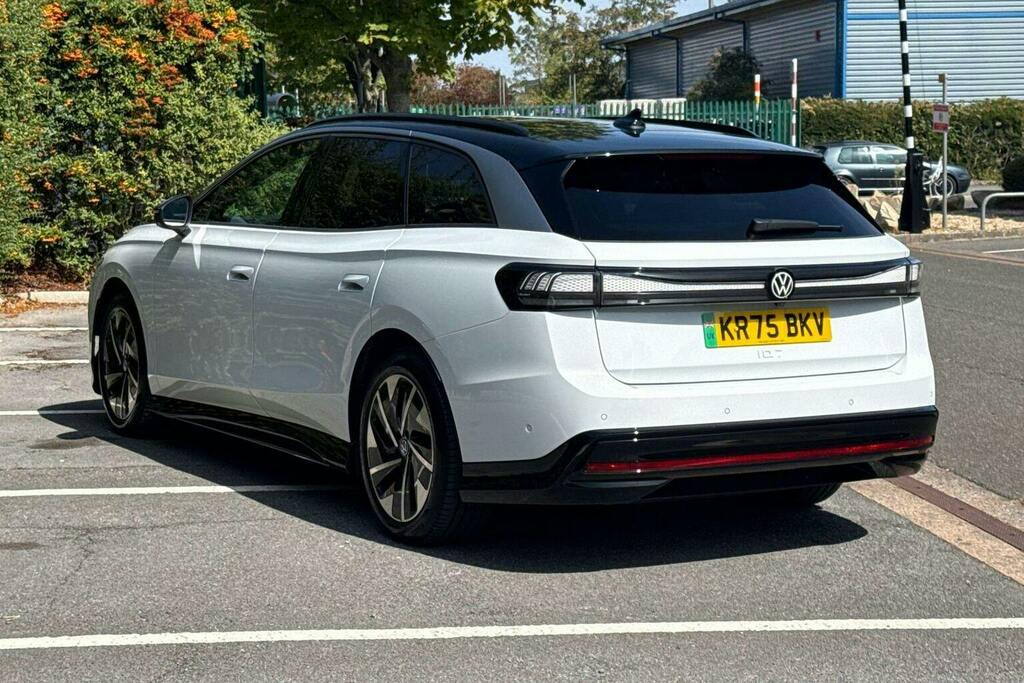 Volkswagen ID.7 Pro 77Kwh Match Plus Tourer White #5