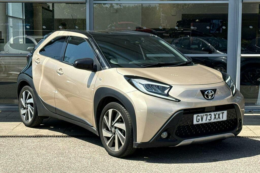 Toyota Aygo X 1.0 Vvt I Exclusive Hatchback Beige
