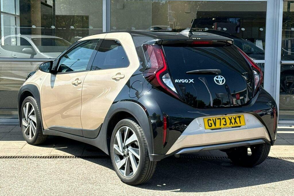 Toyota Aygo X 1.0 Vvt I Exclusive Hatchback GV73XXT Beige #4