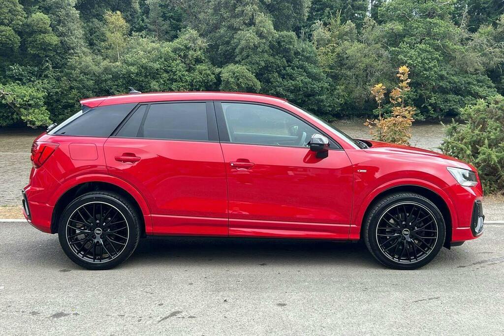 Audi Q2 1.5 Tfsi Cod 35 Black Edition Suv S Tro WL24AUT Red #2