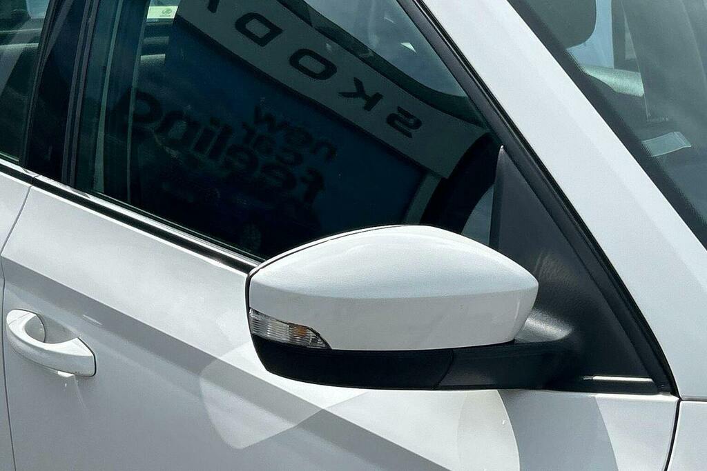 Skoda Fabia Colour Edition 1.0 Tsi 95 Ps 5G Man White #36