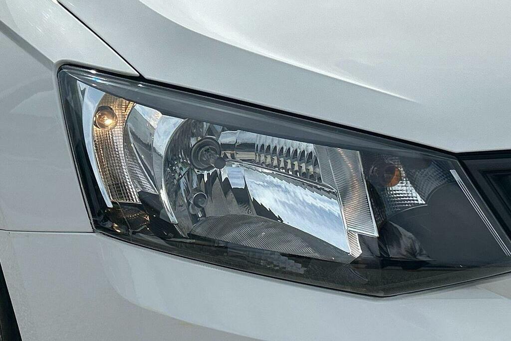 Skoda Fabia Colour Edition 1.0 Tsi 95 Ps 5G Man White #34