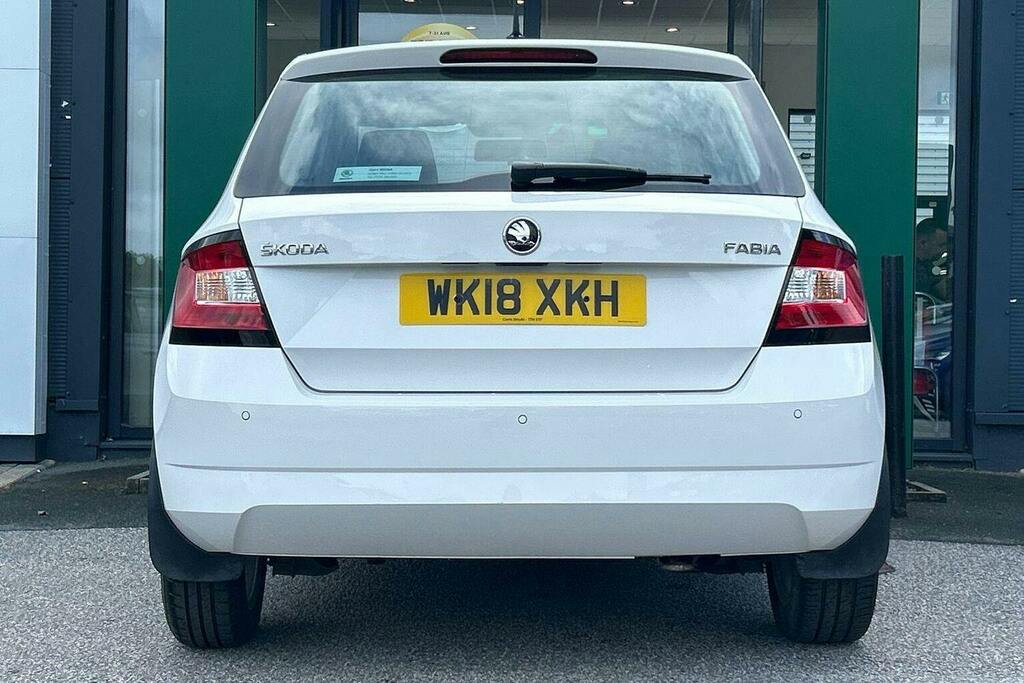 Skoda Fabia 1.0 S Plus Hatchback White #4