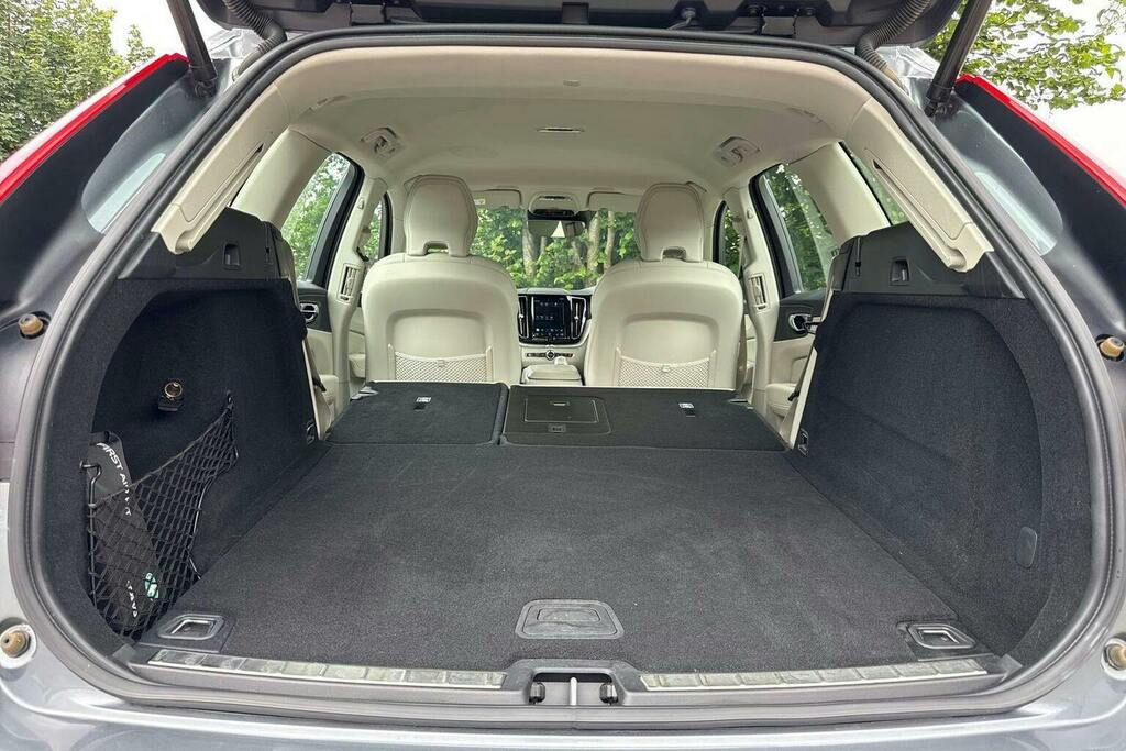 Volvo XC60 2.0H T8 Twin Engine 11.6Kwh Inscription Awd E Black #66