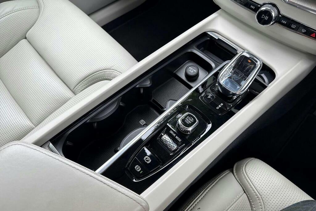 Volvo XC60 2.0H T8 Twin Engine 11.6Kwh Inscription Awd E Black #52