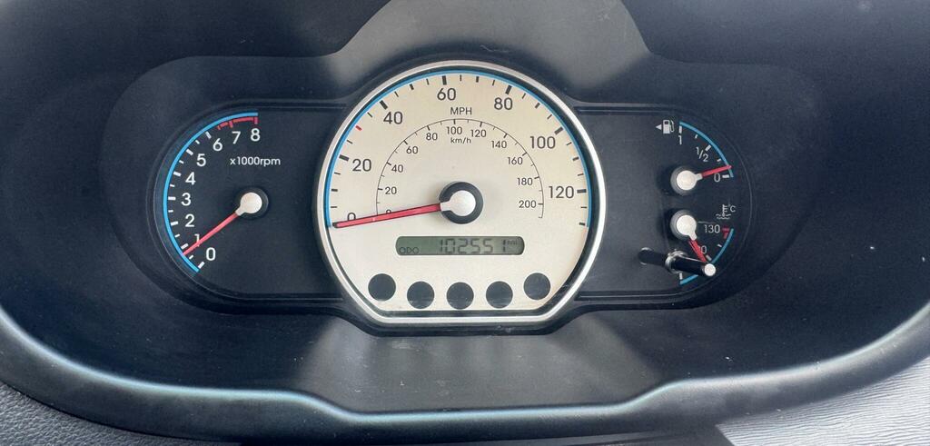Hyundai I10 Hatchback Silver #33