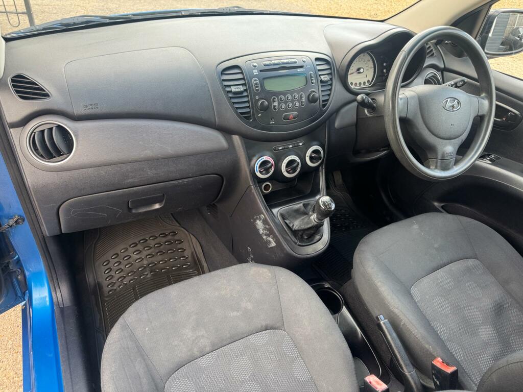 Hyundai I10 Hatchback Silver #26