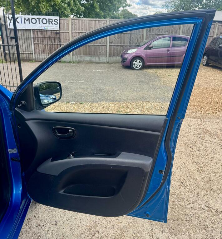 Hyundai I10 Hatchback Silver #16