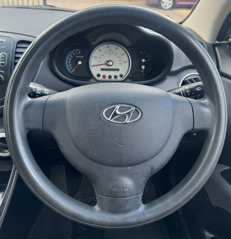 Hyundai I10 Hatchback Silver #31