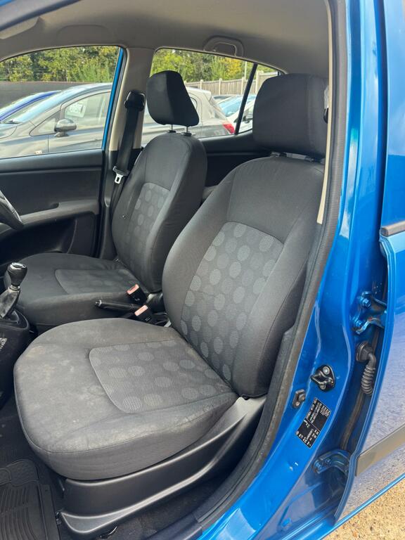 Hyundai I10 Hatchback Silver #24