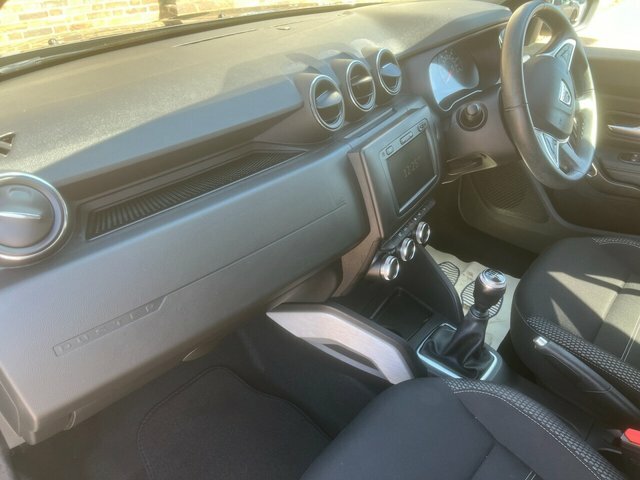 Dacia Duster Hatchback White #15
