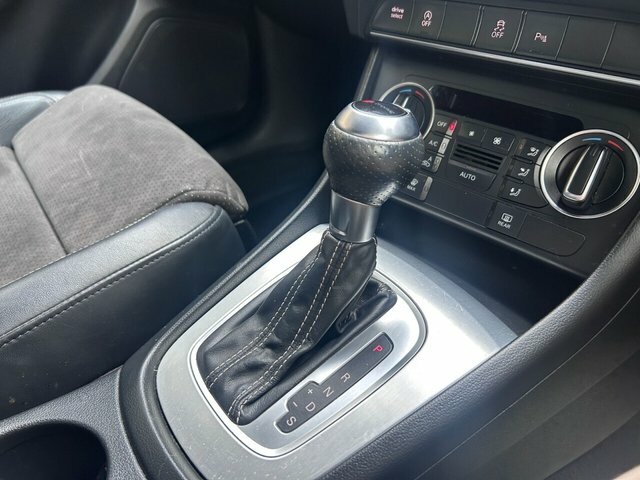 Audi Q3 Estate Black #24