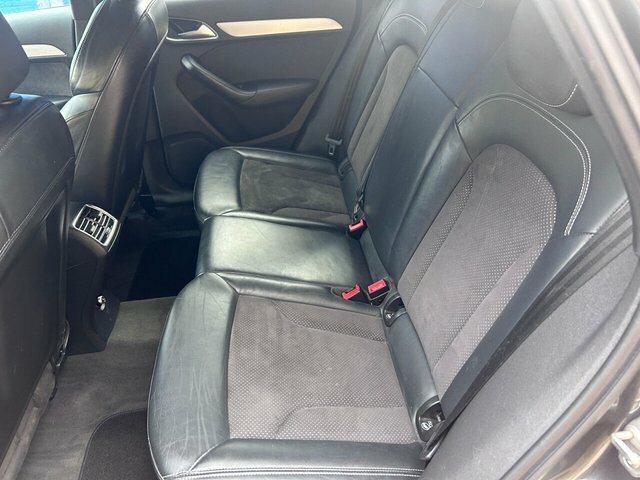 Audi Q3 Estate Black #30