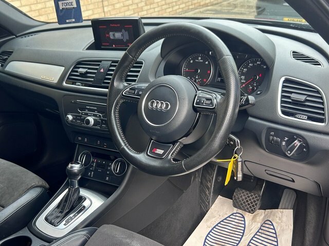 Audi Q3 Estate Black #22