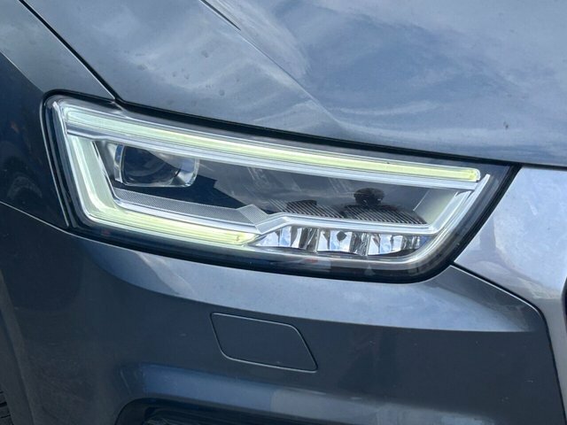 Audi Q3 Estate Black #9