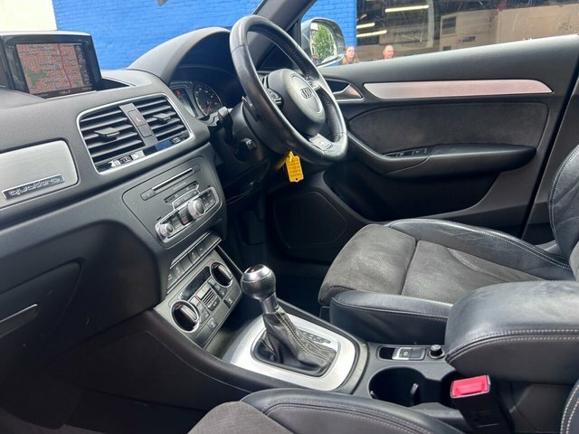 Audi Q3 Estate Black #36