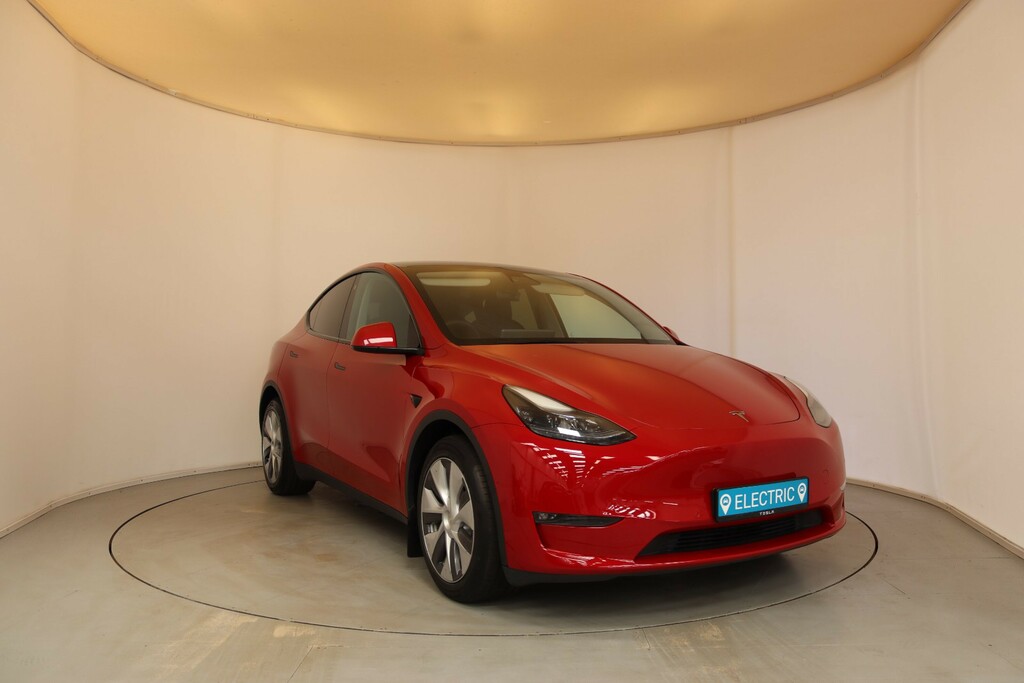 Tesla Model Y Long Range Awd Red