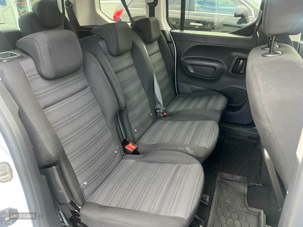 Vauxhall Combo 1.5 Turbo D Se 7 Seat AYZ7729 White #4