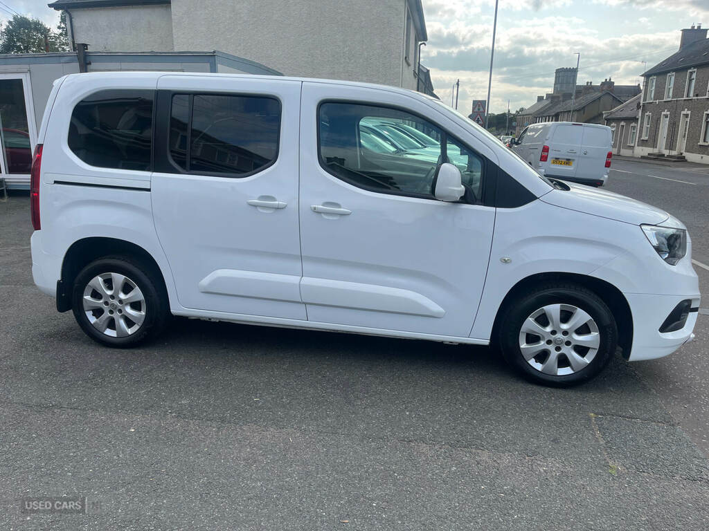Vauxhall Combo 1.5 Turbo D Se 7 Seat AYZ7729 White #2