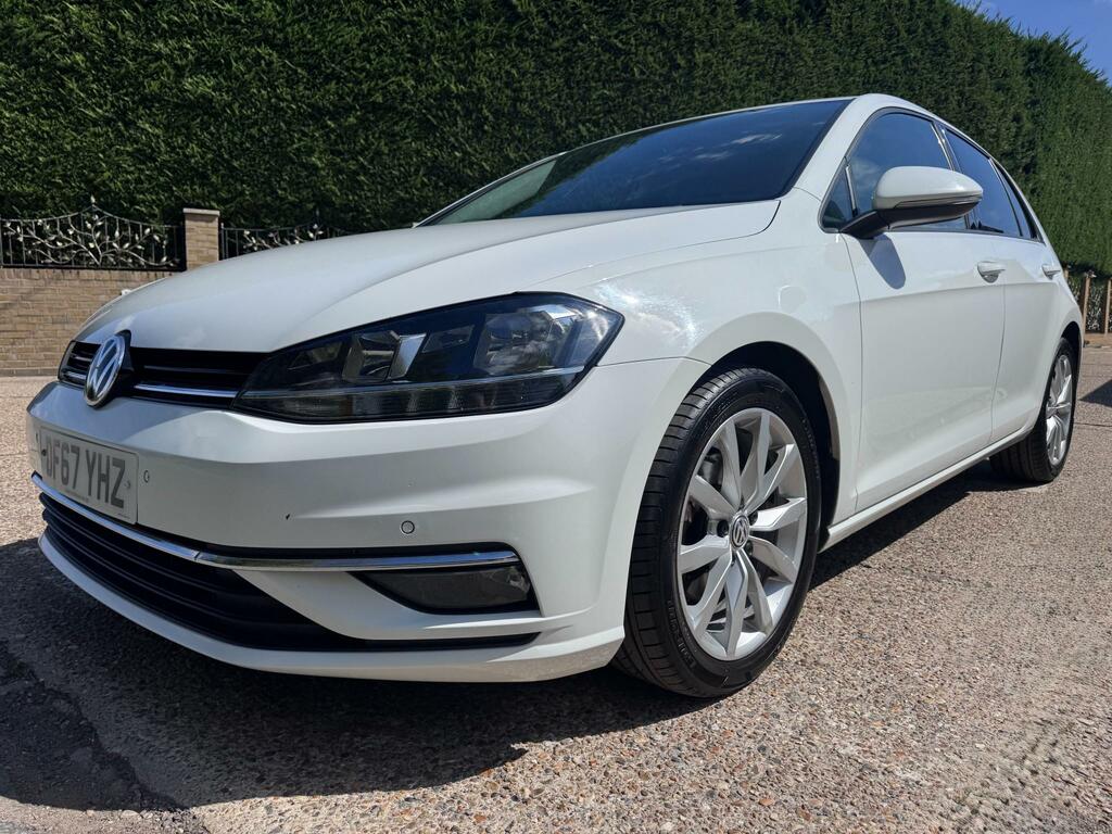 Volkswagen Golf 1.6 Tdi Bluemotion Tech Gt Hatchback DF67YHZ White #3