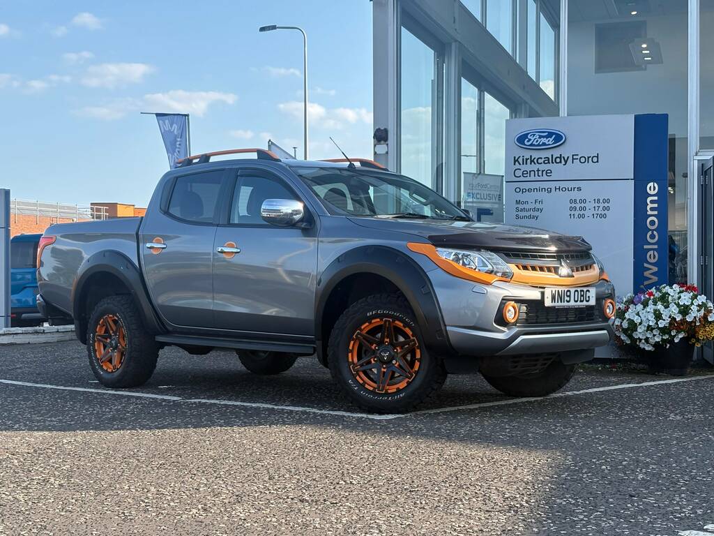 Mitsubishi L200 Di-d 181 Barbarian Svp II 4Wd Grey