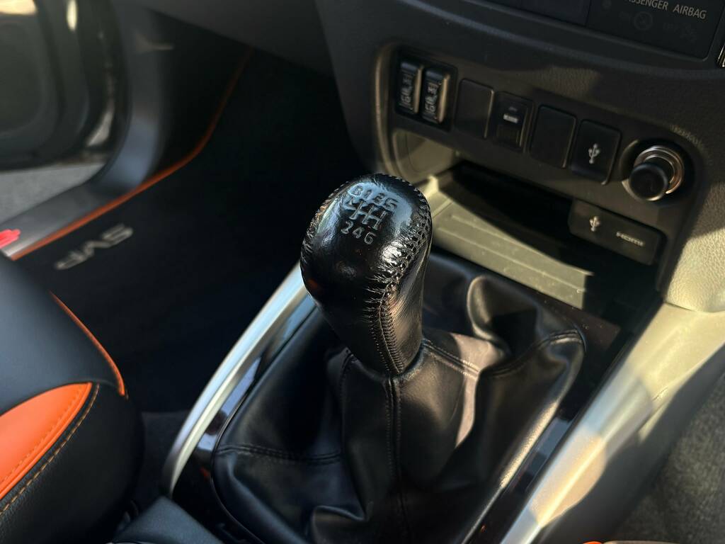 Mitsubishi L200 Di-d 181 Barbarian Svp II 4Wd WN19OBG Grey #4