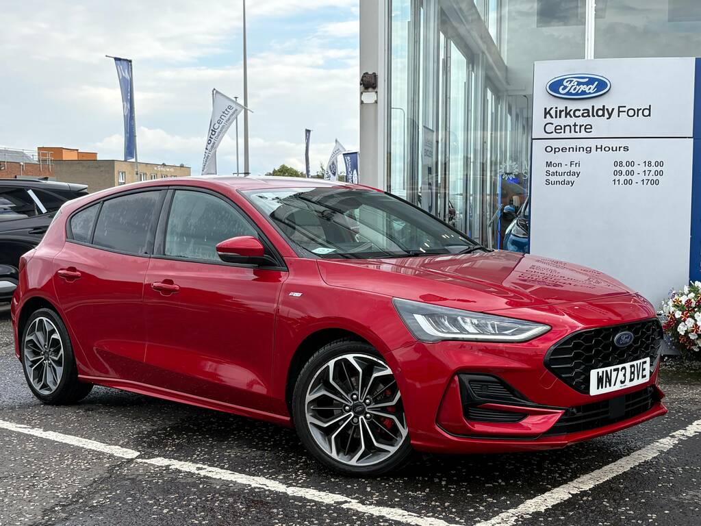 Ford Focus St-line X 1.0L Ecoboost Mhev 155 Red
