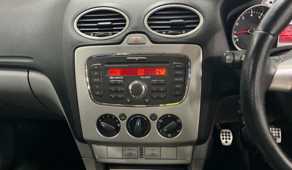 Ford Focus 2.0 Titanium Silver #10