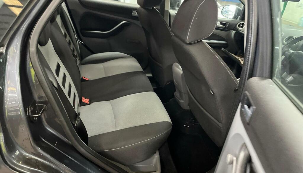 Ford Focus 2.0 Titanium Silver #9