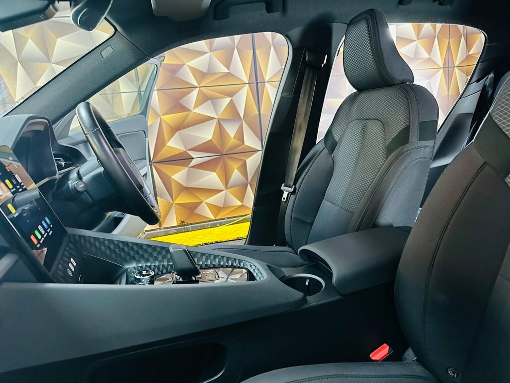 Polestar 2 Hatchback OV22NFA Black #3